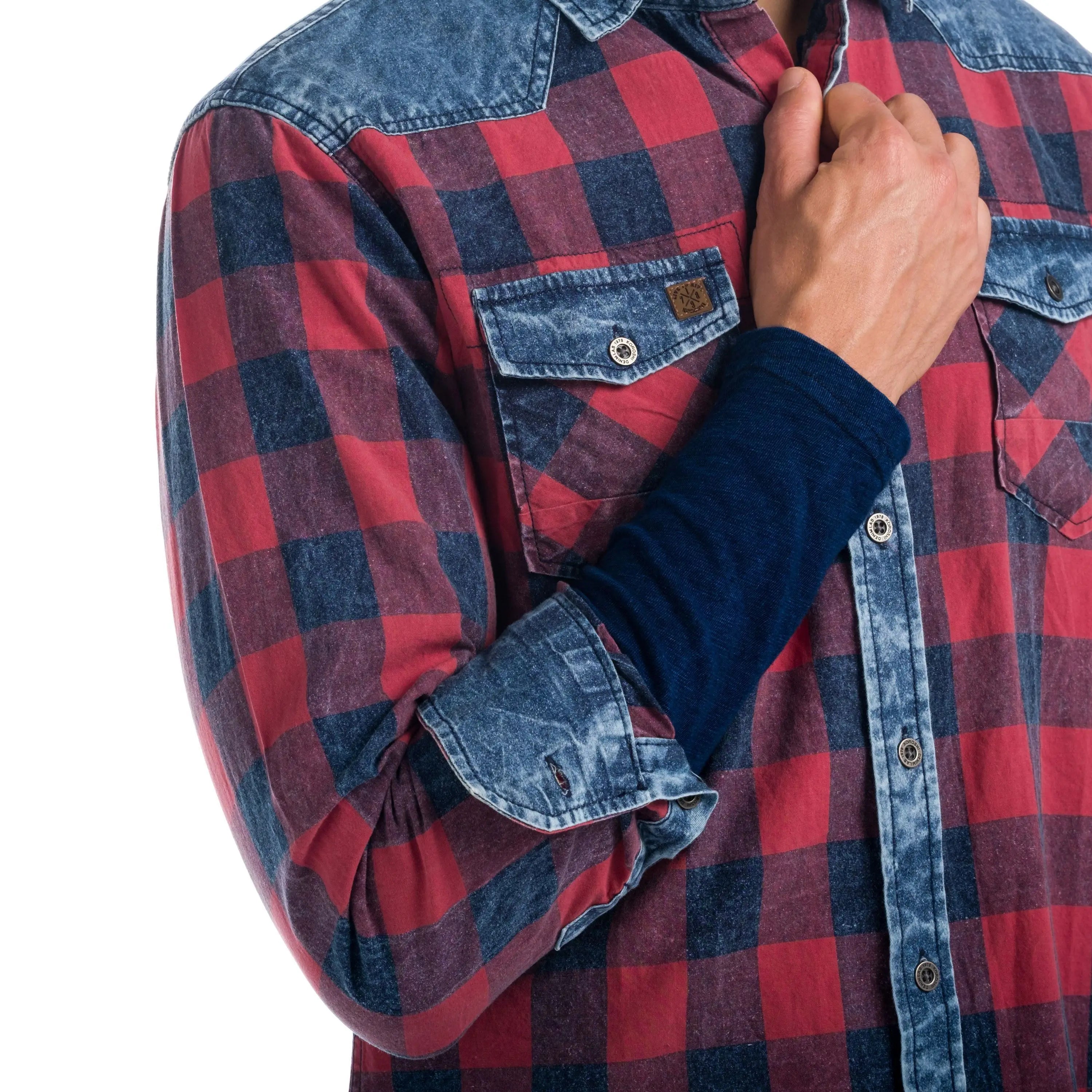 Koroshi Long Sleeve Plaid Shirt in 100% Cotton with Denim Details, Western Style, Regular Fit, Available in Red and Ocher, Unique Wash Effect, Perfect for Casual or Urban Looks. - Camara ShoppingKoroshi Long Sleeve Plaid Shirt in 100% Cotton with Denim Details, Western Style, Regular Fit, Available in Red and Ocher, Unique Wash Effect, Perfect for Casual or Urban Looks.