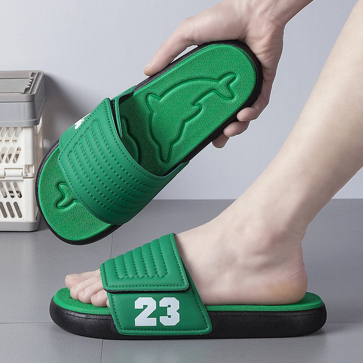 Tongs d'été respirantes pour hommes, pantoufles légères à séchage rapide, confortables, pour l'intérieur et l'extérieur, chaussures de plage imperméables Camara Shopping Tongs d'été respirantes pour hommes, pantoufles légères à séchage rapide, confortables, pour l'intérieur et l'extérieur, chaussures de plage imperméables