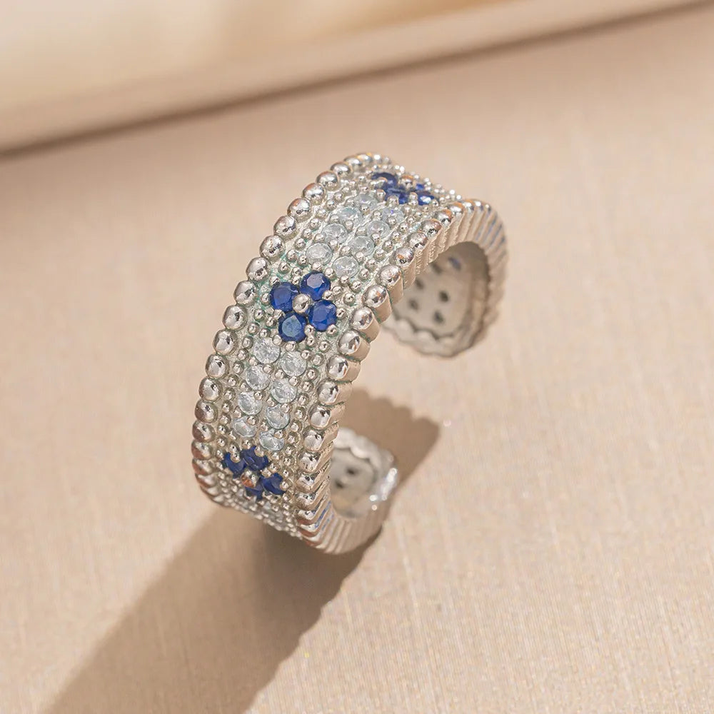 LENNIK Premium Lucky Clover luxe complet Zircon Micro pavé boucles d'oreilles collier bague ensemble, polyvalent pour le quotidien/fête, cadeau parfait Camara Shopping LENNIK Premium Lucky Clover luxe complet Zircon Micro pavé boucles d'oreilles collier bague ensemble, polyvalent pour le quotidien/fête, cadeau parfait