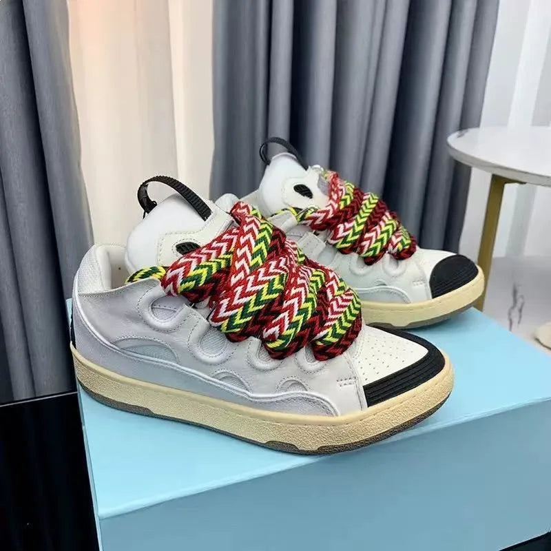 Chaussures de skate confortables à talon haut, à semelle épaisse, décontractées et sportives, style Dad Shoes, nouveau style vietnamien cambodgien, à nouer, à enfiler Camara Shopping Chaussures de skate confortables à talon haut, à semelle épaisse, décontractées et sportives, style Dad Shoes, nouveau style vietnamien cambodgien, à nouer, à enfiler