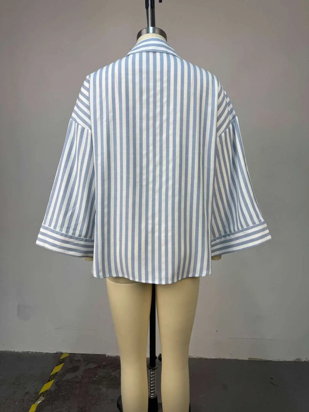 Chemisiers femmes chemise col rabattu manches longues hauts rayé Y2k Streetwear élégant épissure chemises décontracté travail ample 2025 automne Camara Shopping Chemisiers femmes chemise col rabattu manches longues hauts rayé Y2k Streetwear élégant épissure chemises décontracté travail ample 2025 automne