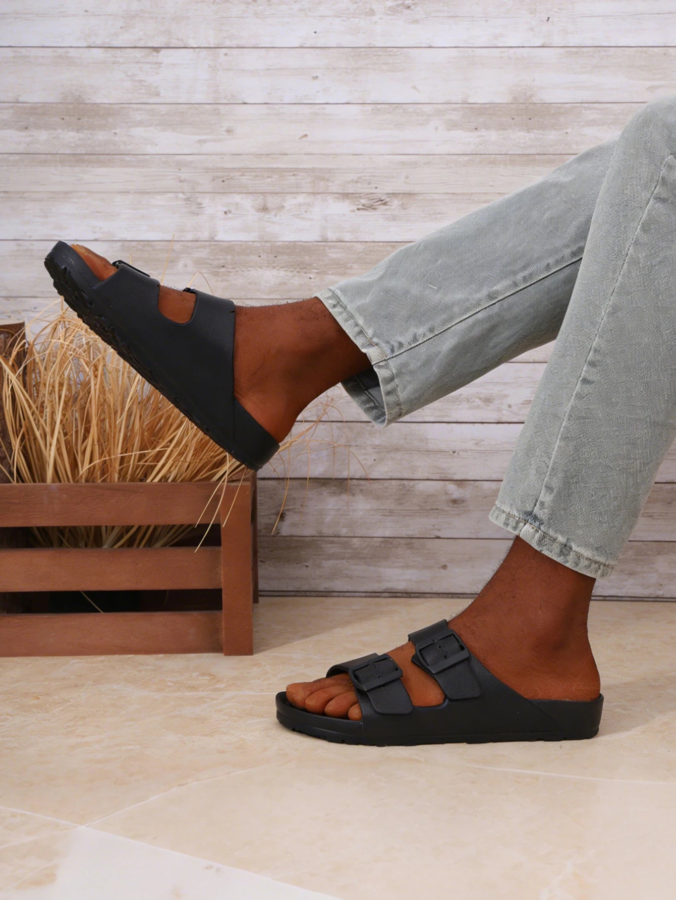 Chaussons décontractés pour hommes, simples, à semelle plate, avec boucle réglable, double barre, en EVA, à enfiler, confortables, respirants, légers, pour la plage Camara Shopping Chaussons décontractés pour hommes, simples, à semelle plate, avec boucle réglable, double barre, en EVA, à enfiler, confortables, respirants, légers, pour la plage