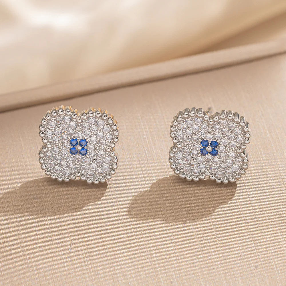 LENNIK Premium Lucky Clover luxe complet Zircon Micro pavé boucles d'oreilles collier bague ensemble, polyvalent pour le quotidien/fête, cadeau parfait Camara Shopping LENNIK Premium Lucky Clover luxe complet Zircon Micro pavé boucles d'oreilles collier bague ensemble, polyvalent pour le quotidien/fête, cadeau parfait