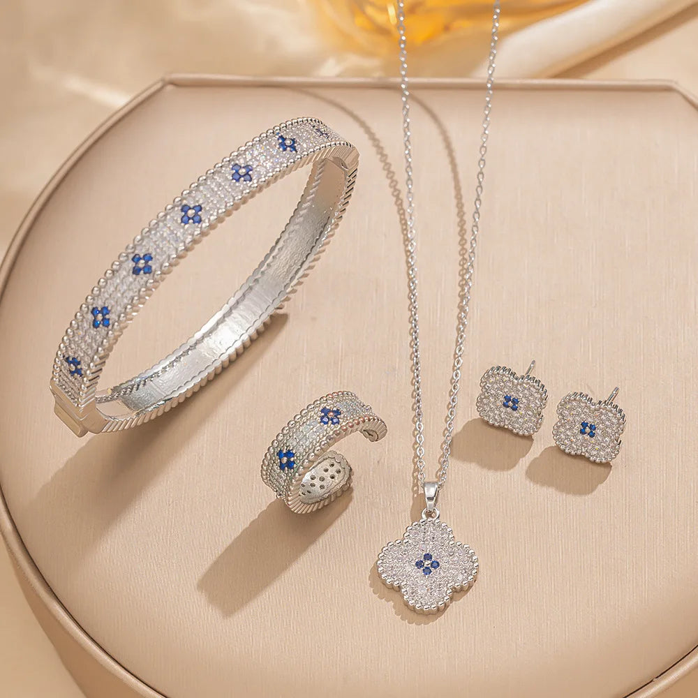 LENNIK Premium Lucky Clover luxe complet Zircon Micro pavé boucles d'oreilles collier bague ensemble, polyvalent pour le quotidien/fête, cadeau parfait Camara Shopping LENNIK Premium Lucky Clover luxe complet Zircon Micro pavé boucles d'oreilles collier bague ensemble, polyvalent pour le quotidien/fête, cadeau parfait